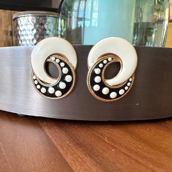 Vintage Enamel Black and Gold Polka Dot Earrings - Picture 5 of 8